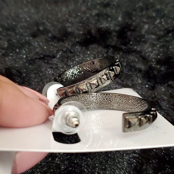 KOLLECTIN Shiny silver black textured hoop earrings NWOT - Picture 2 of 5